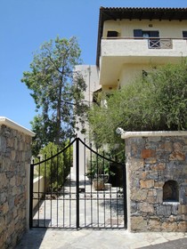 Nancy Chara Apartments