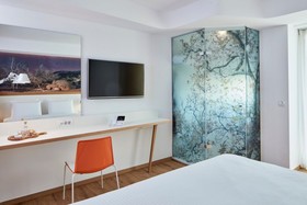 Olive Green Hotel