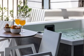 Porta Suites