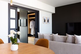 Porta Suites