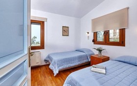 Villa Karteros