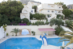 Achlia Apartments & Villas