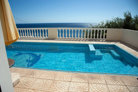 Achlia Apartments & Villas