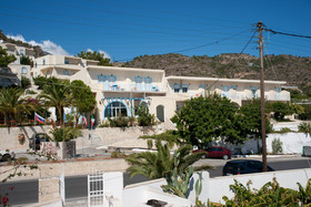 Achlia Apartments & Villas