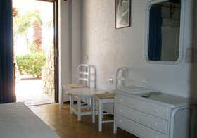 Avra Palm