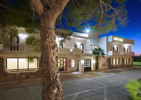 Coriva Beach Hotel & Bungalows
