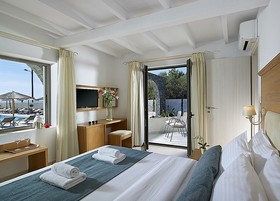 Coriva Beach Hotel & Bungalows