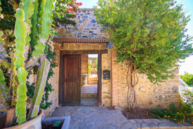 Dorovinis Country Houses