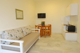 Dialinas Apartments
