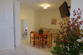 Dialinas Apartments