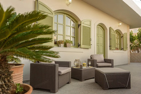 Tarsia Homes & Suites