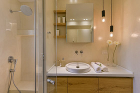 Tarsia Homes & Suites