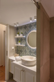 Tarsia Homes & Suites