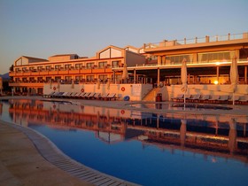 Kiani Beach Resort