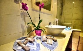 Kiani Beach Resort