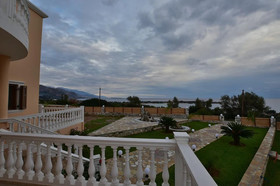 Flisvos Villa