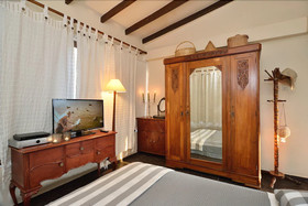 Anna's Sea House