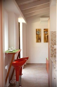 Nikolas Suites