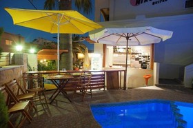 Nikolas Suites