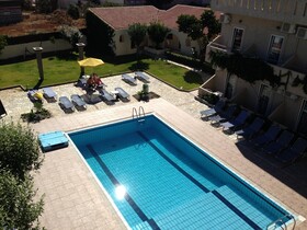Despina Apts by Estia