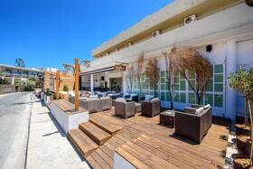 Despina Apts by Estia