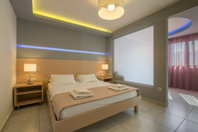 Apollo Hotel II