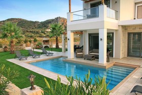 Alexandros Villa