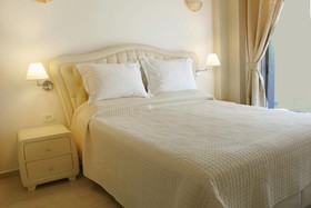 Alexandros Villa