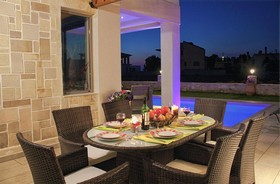 Alexandros Villa