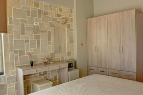 Alexandros Villa