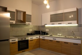B&M House