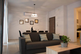B&M House