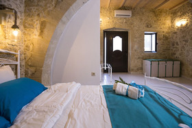 Trigono Holiday House
