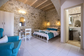 Trigono Holiday House
