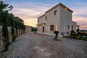 Villa Aloni