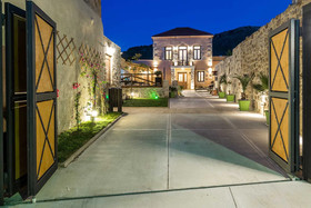 Villa Theta