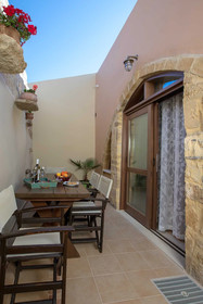Villa Theta