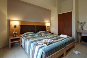 Dimitra Hotel & Apartments