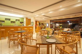Dimitra Hotel & Apartments