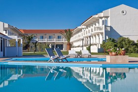 Mrs Chryssana Beach Hotel