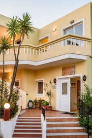 Irinoula Dreams Studios & Apartments