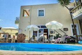 Irinoula Dreams Studios & Apartments