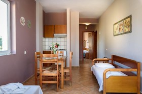 Irinoula Dreams Studios & Apartments