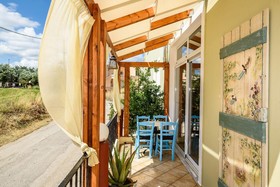 Irinoula Dreams Studios & Apartments