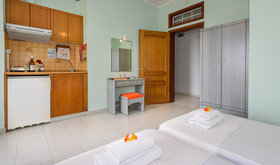 Louladakis Apartments