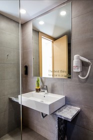 Sundance Apartments & Suites