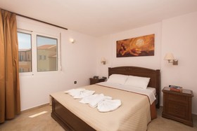 Mythos Beach