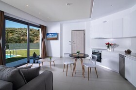 Deluxe Villa Christos