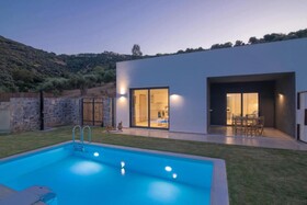 Deluxe Villa Christos