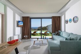 Deluxe Villa Polydoros